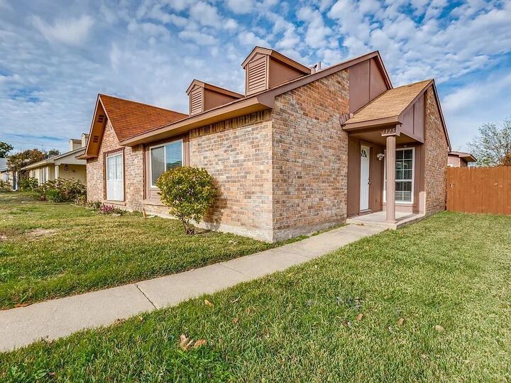 Property Photo: 7125 Sorcey Road TX 75249