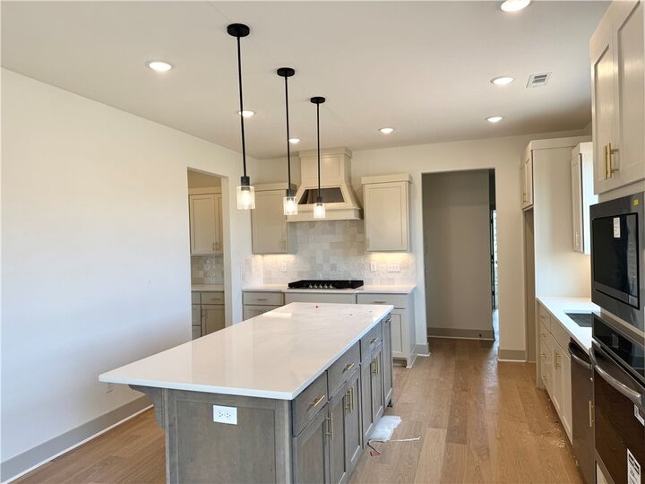 Property Photo:  3605 W Laney Street  AR 72758 