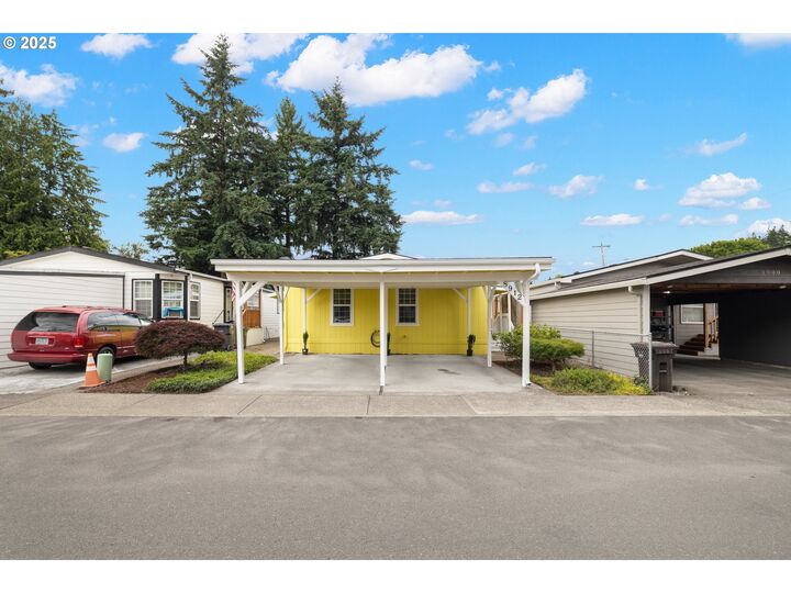 Property Photo:  17520 SE 82nd Dr  OR 97015 