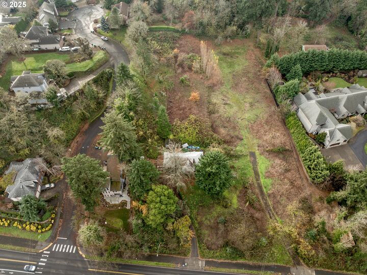 Property Photo:  9833 SE 17th Ave  OR 97222 