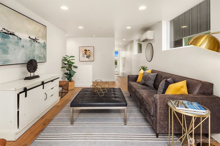 Property Photo: 13546 39th Avenue NE WA 98125