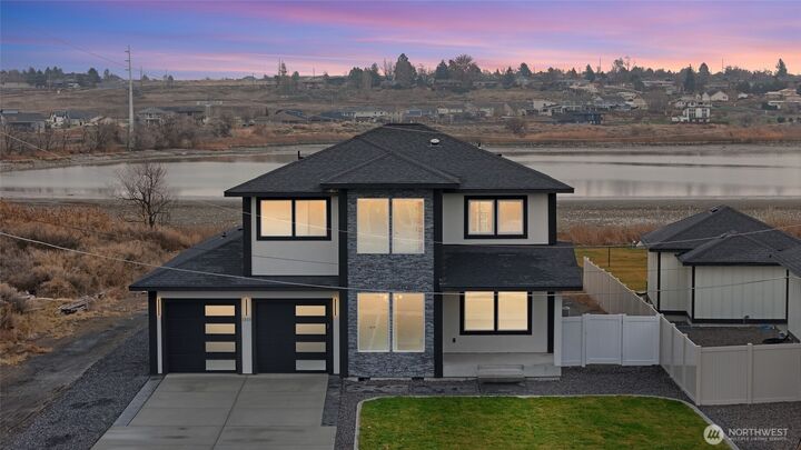 1515 W Lakeside Dr  Moses Lake WA 98837 photo