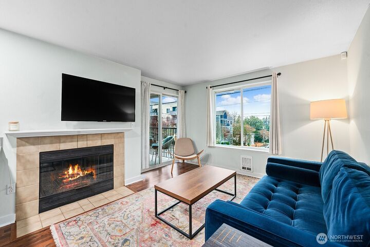 Property Photo: 9200 Greenwood Avenue N 104 WA 98103