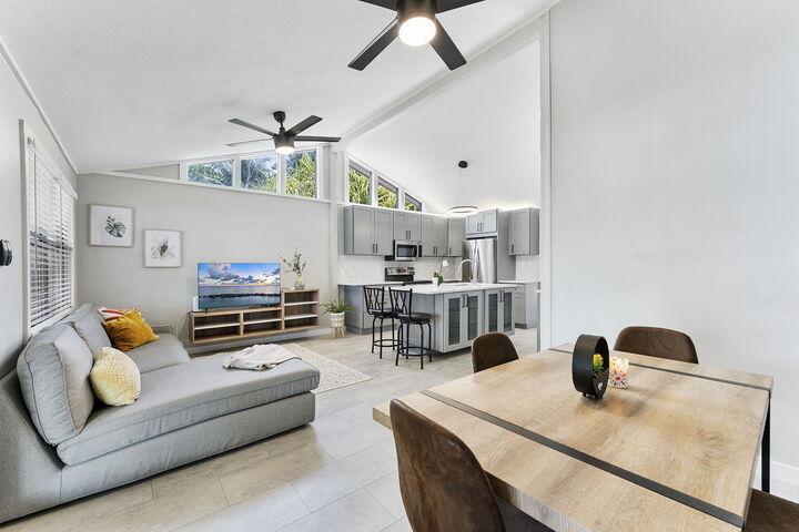 Property Photo: 1292 SW 25th Avenue FL 33312