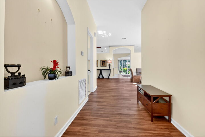 Property Photo: 7204 Demedici Circle FL 33446