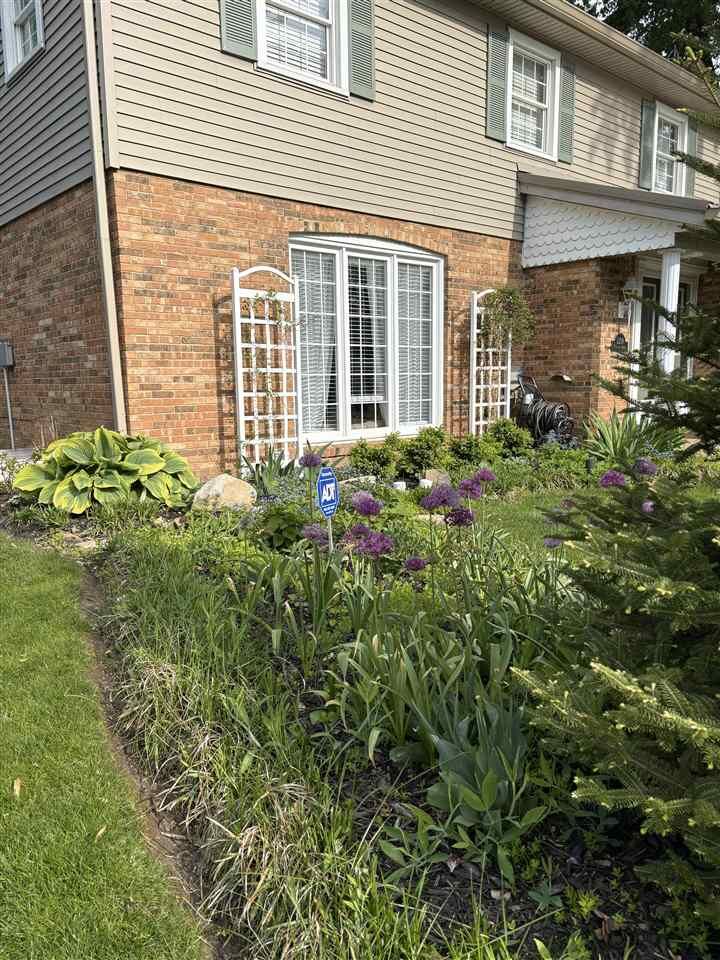 Property Photo:  2219 Parkdale Drive  IN 47374 