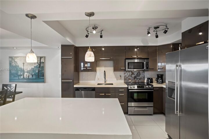 Property Photo:  3050 N Palm Aire Dr 710  FL 33069 