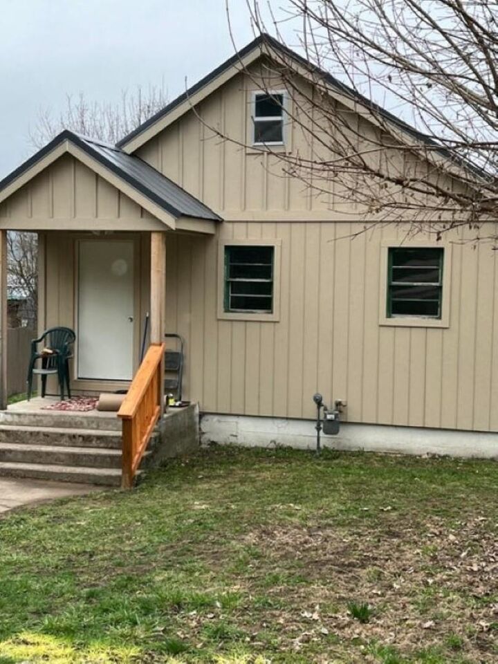 Property Photo:  3076 5th Ave  WA 99181 