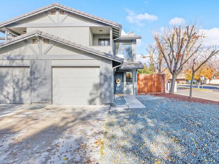 4926-4928 W Westgate Court  Visalia CA 93277 photo