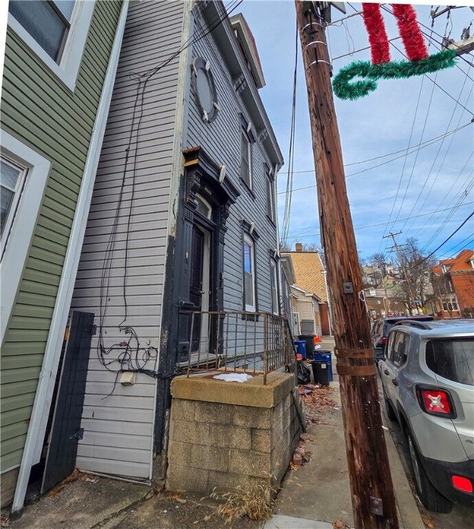 Property Photo: 1809 Rialto St PA 15212