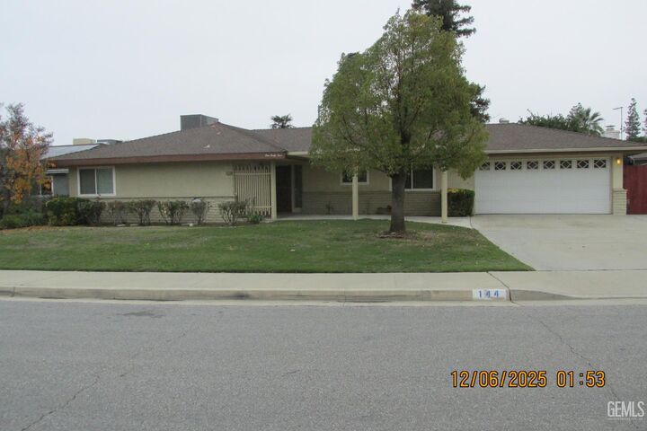 144 Glen Oaks Drive  Bakersfield CA 93309 photo