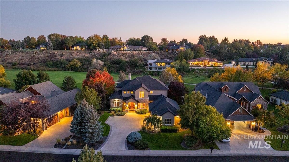 Property Photo: 1479 W Oakhampton Dr ID 83616