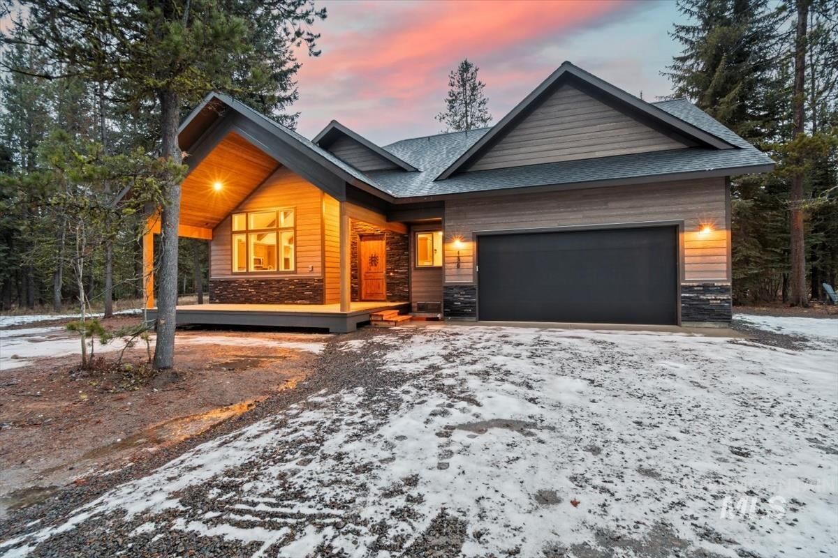 Property Photo: 136 Jacks Loop ID 83615