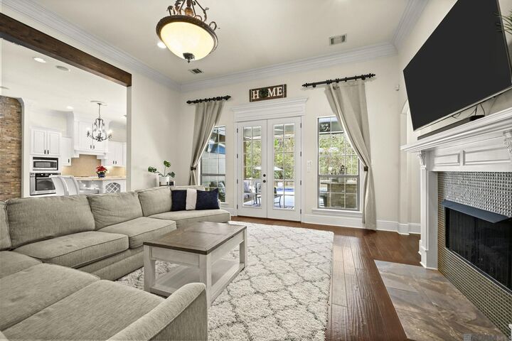 Property Photo: 12331 Oak Fields Dr LA 70734