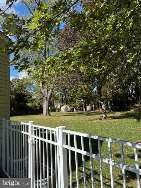 Property Photo:  22 Tuscorora Circle  NJ 08857 