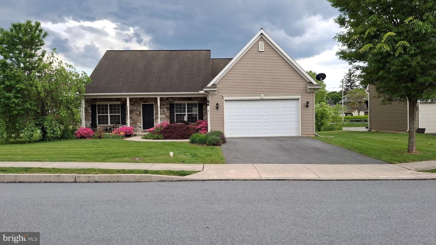 Property Photo:  41 Union Crest Drive  PA 17003 