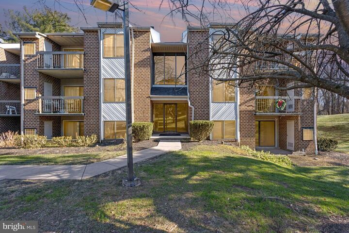 Property Photo:  13 Mullingar Court 102  MD 21093 