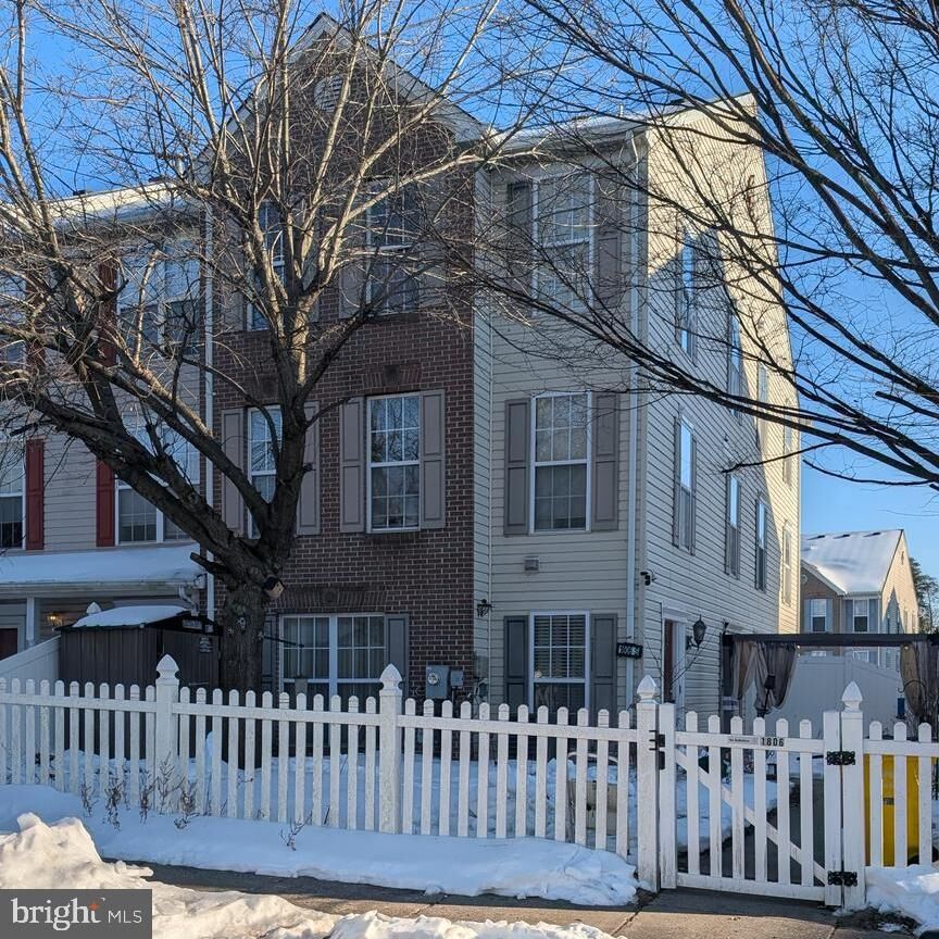 Property Photo:  1806 Watch House Circle S  MD 21144 