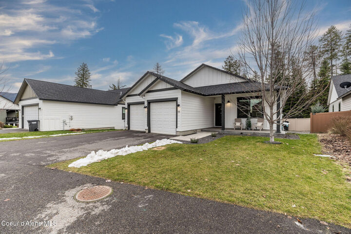 Property Photo: 102 Rimrock Ct ID 83856