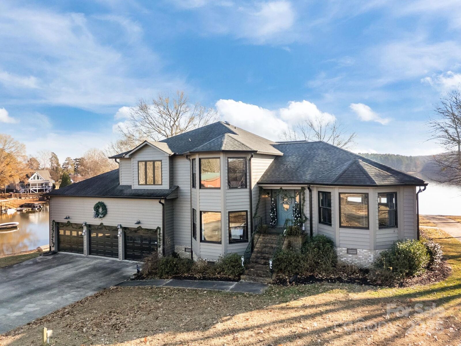 Property Photo:  290 Foresail Road  NC 28146 