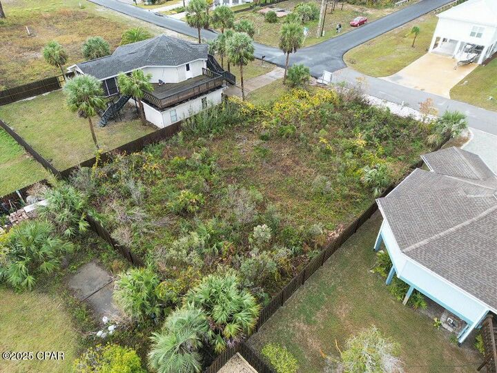 Property Photo: 228 Nannook Road FL 32456