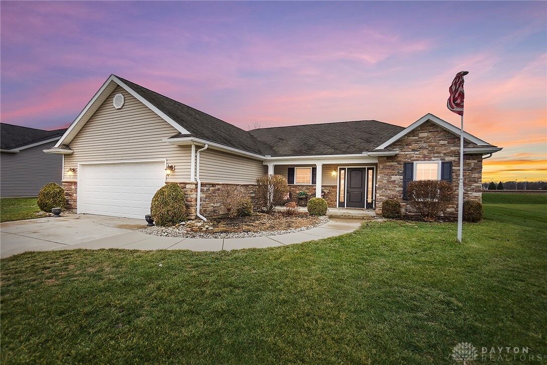 Property Photo: 828 Governors Road OH 45373