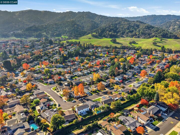 Property Photo: 7519 Driftwood Way CA 94588