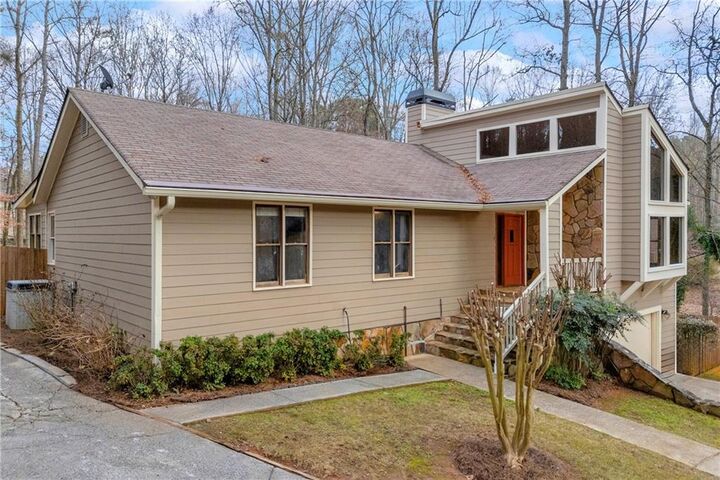 Property Photo:  6302 Valley Stream Drive  GA 30040 