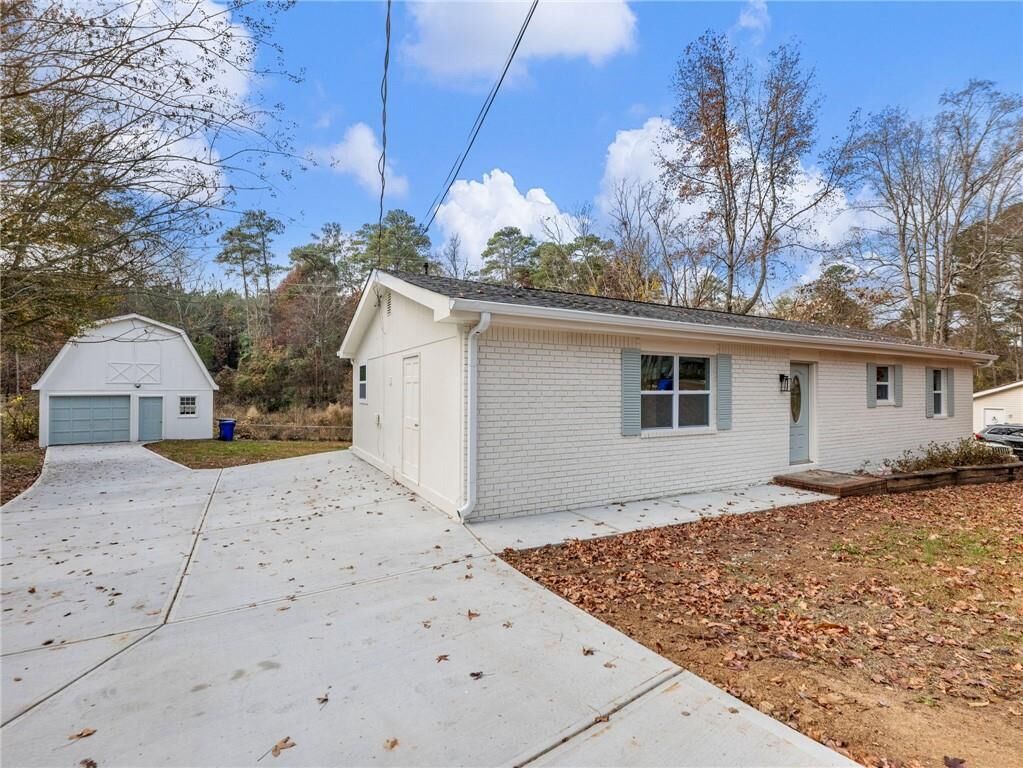 Property Photo:  930 Woodbridge Drive NE  GA 30012 