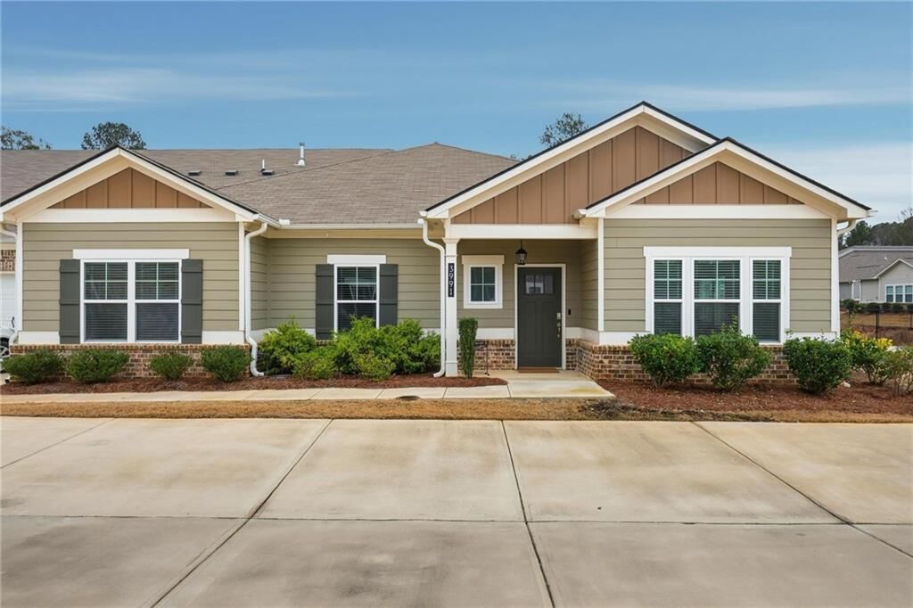 Property Photo: 3991 Shelleydale Drive GA 30127