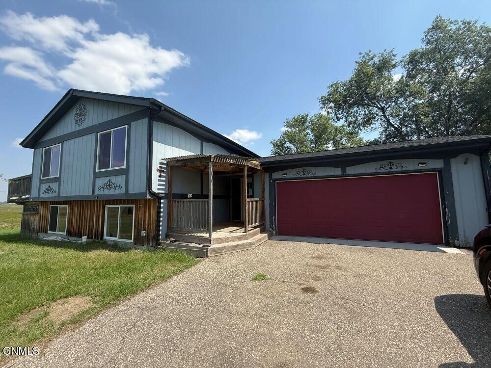 Property Photo: 1804 14th Avenue E ND 58801