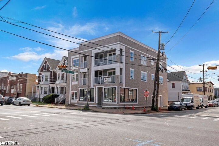 Property Photo: 862 E Jersey St 5 NJ 07201