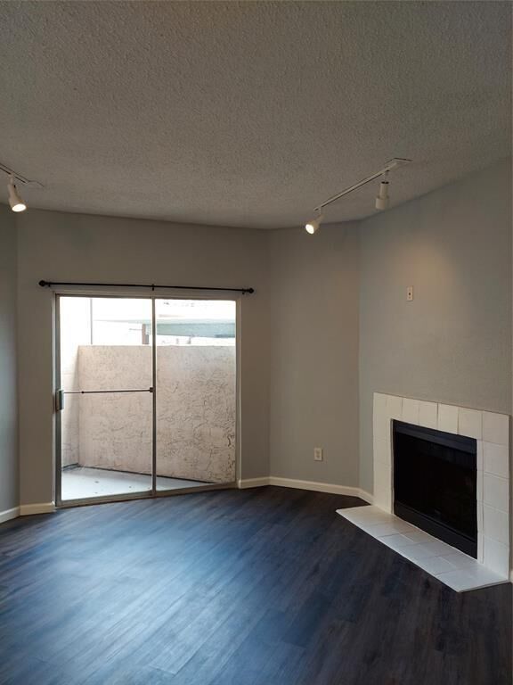 Property Photo: 10855 Meadowglen Lane 1108 TX 77042-4039