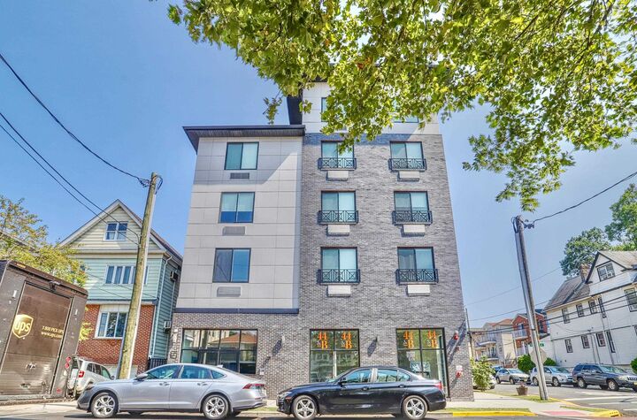 Property Photo: 140 Avenue B 302 NJ 07002