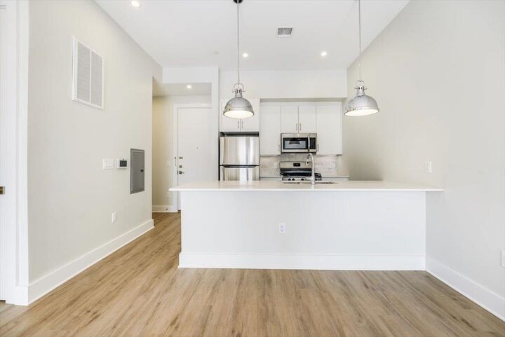 Property Photo:  667-665 Grand St 205  NJ 07304 