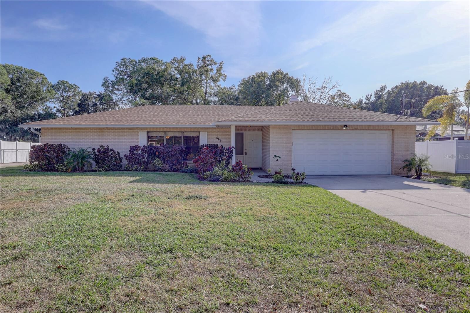 Property Photo:  544 Coleman Drive W  FL 33884 