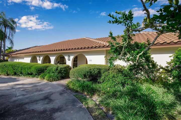 Property Photo: 509 Spoonbill Way FL 34236