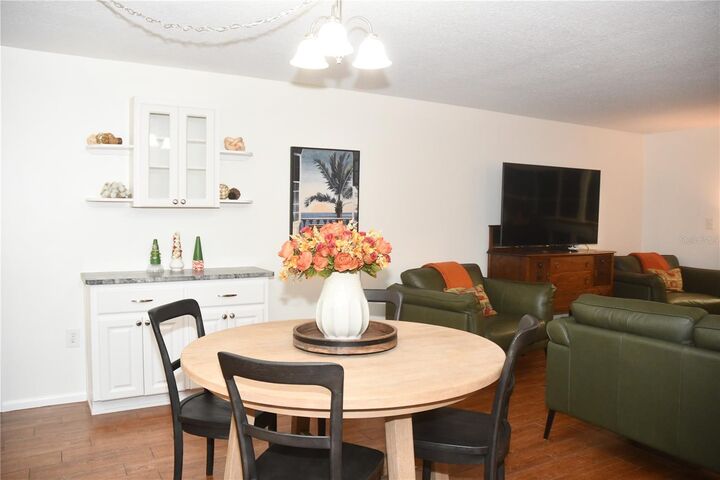 Property Photo:  601 N McDonald Street 206  FL 32757 