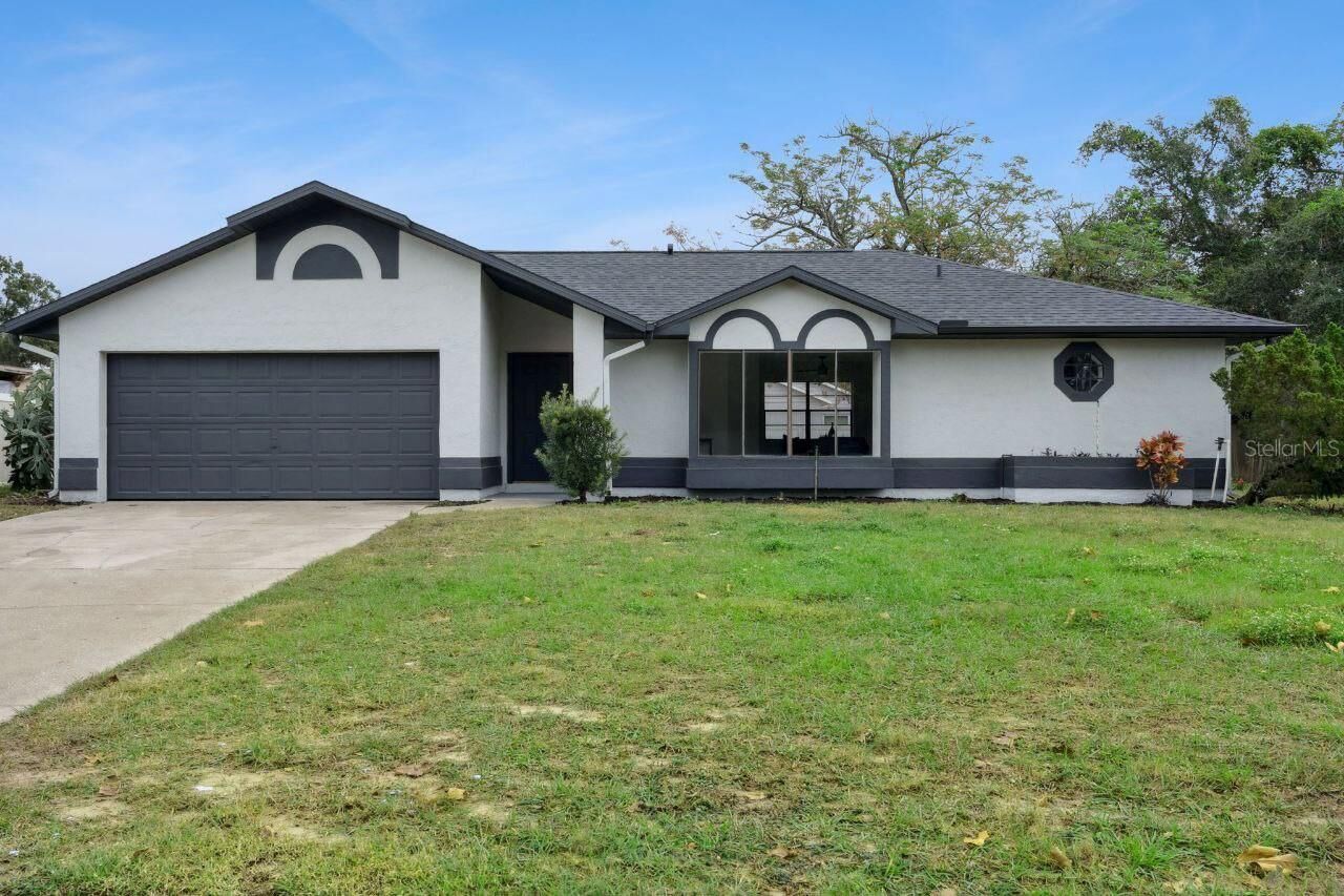 Property Photo: 7366 Rush Court FL 32818