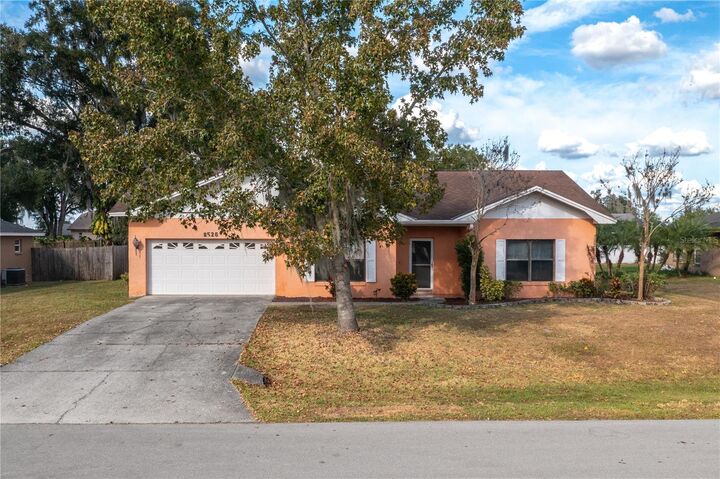 Property Photo:  8526 Cherry Hill Drive  FL 33810 