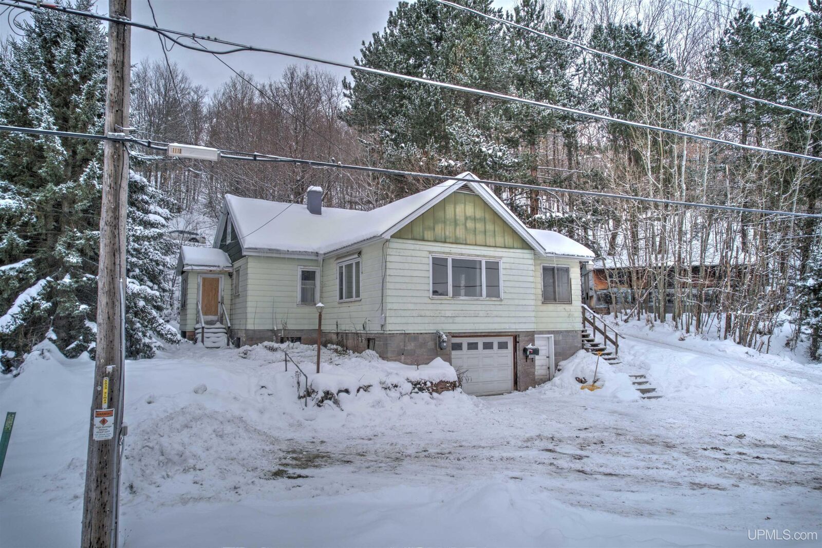 Property Photo: 21108 Royce Road MI 49930