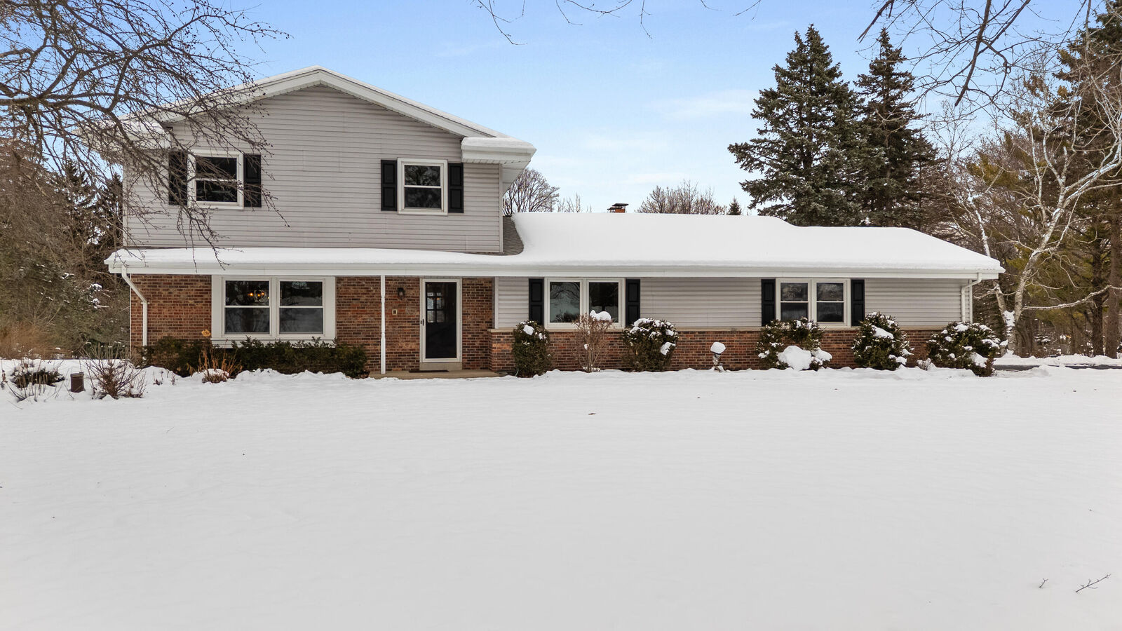 Property Photo: 10532 N Council Hills Dr WI 53097