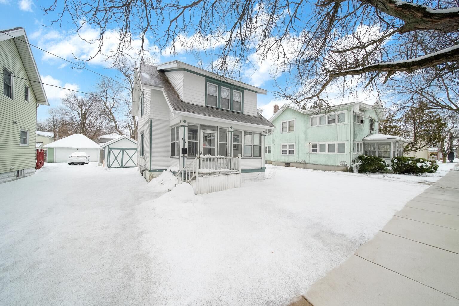 Property Photo: 407 S West Avenue MI 49201