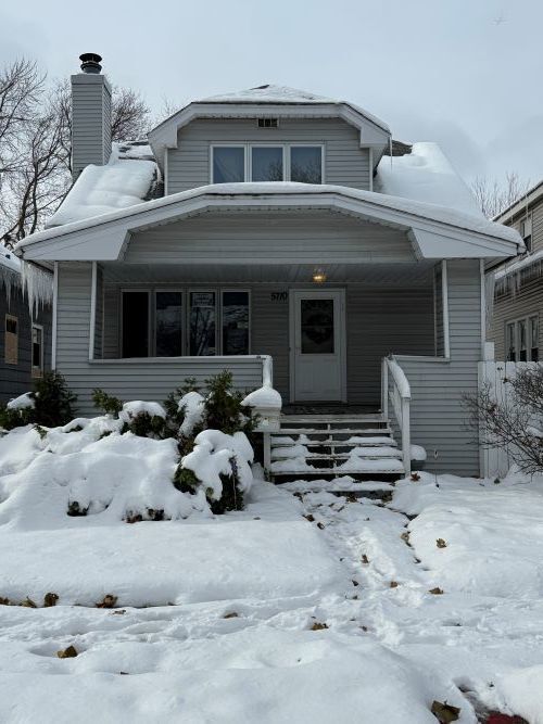 Property Photo: 5710 N Karlov Avenue IL 60646