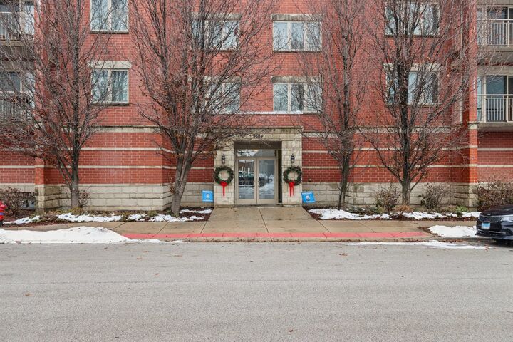 Property Photo: 9864 Leland Avenue 309 IL 60176