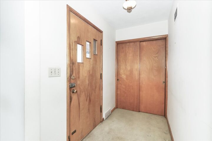 Property Photo:  815 N Ellsworth Street  IL 60563 