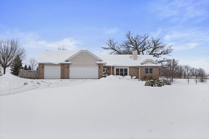Property Photo: 8207 Squirrel Drive IL 60081