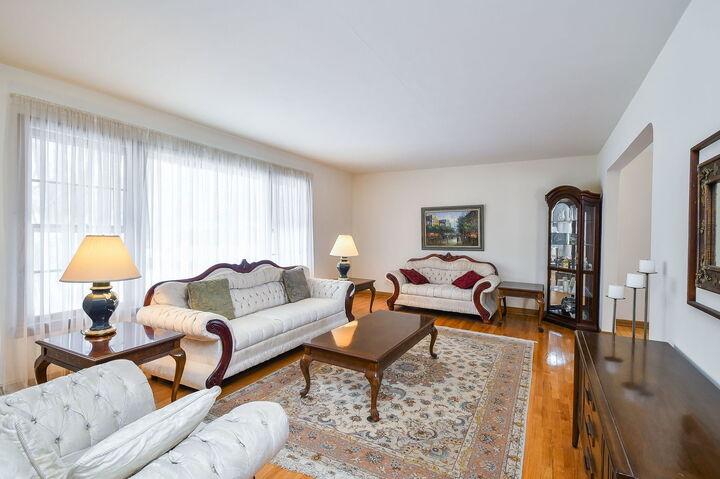 Property Photo:  22W417 Tamarack Drive  IL 60137 