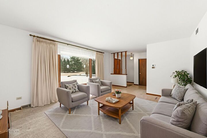 Property Photo:  15 Navajo Court  IL 60543 