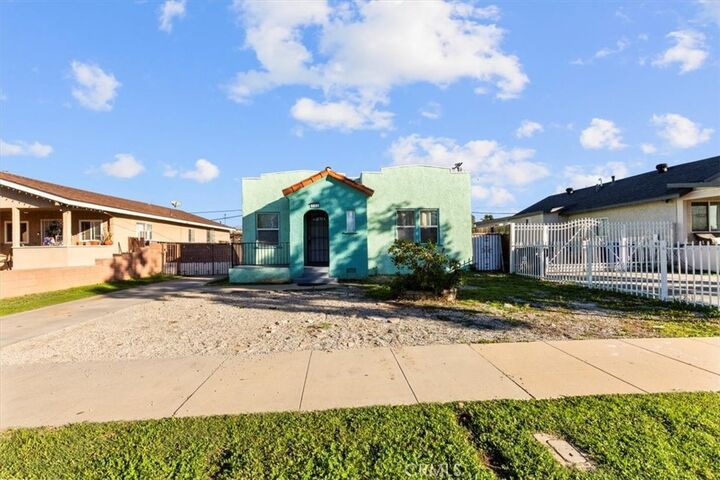 Property Photo:  272 Maiden  CA 90640 